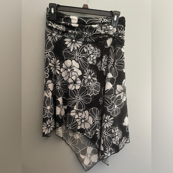Y2K Speechless Black and White Flower Patterned Stretch Skirt - Picture 1 of 6